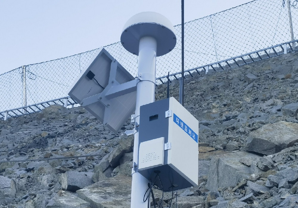 巴林左旗國道公路工程GNSS位移監(jiān)測(cè)站應(yīng)用案例